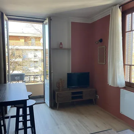 Cosy Proche Centre-ville Et Leman شقة تونو لي با